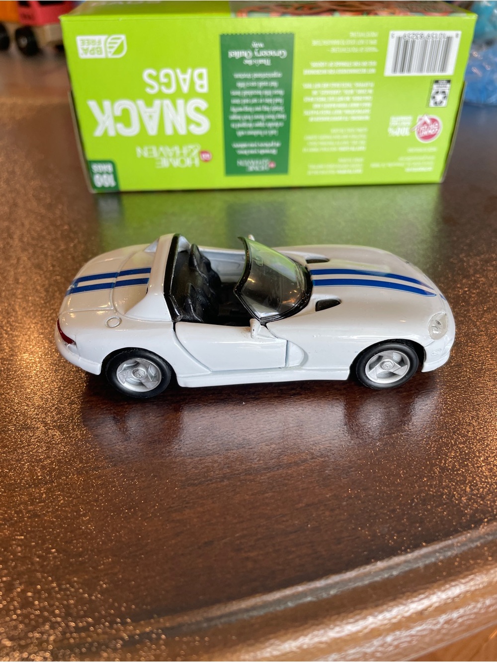 Maisto 1/39 Scale 1998 Dodge Viper Convertible White & Blue Stripes Die-Cast Car